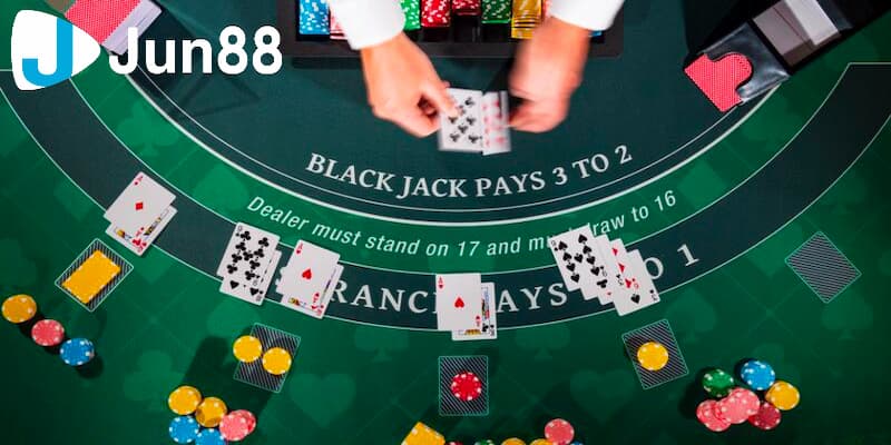 Luật chơi cơ bản cho người mới về blackjack là gì?